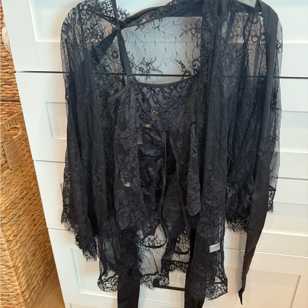 Dallianse lingerie and robe